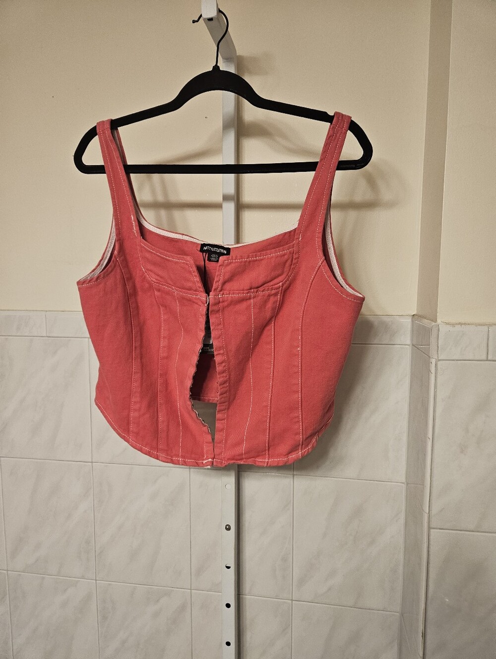 PRETTYLITTLETHING TOP